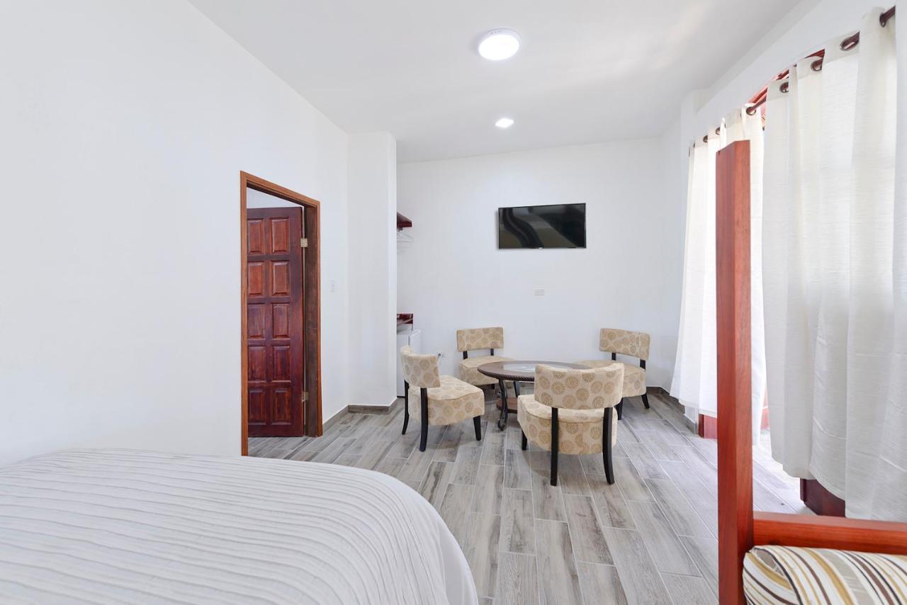 Parrot Cove Lodge 홉킨스 외부 사진