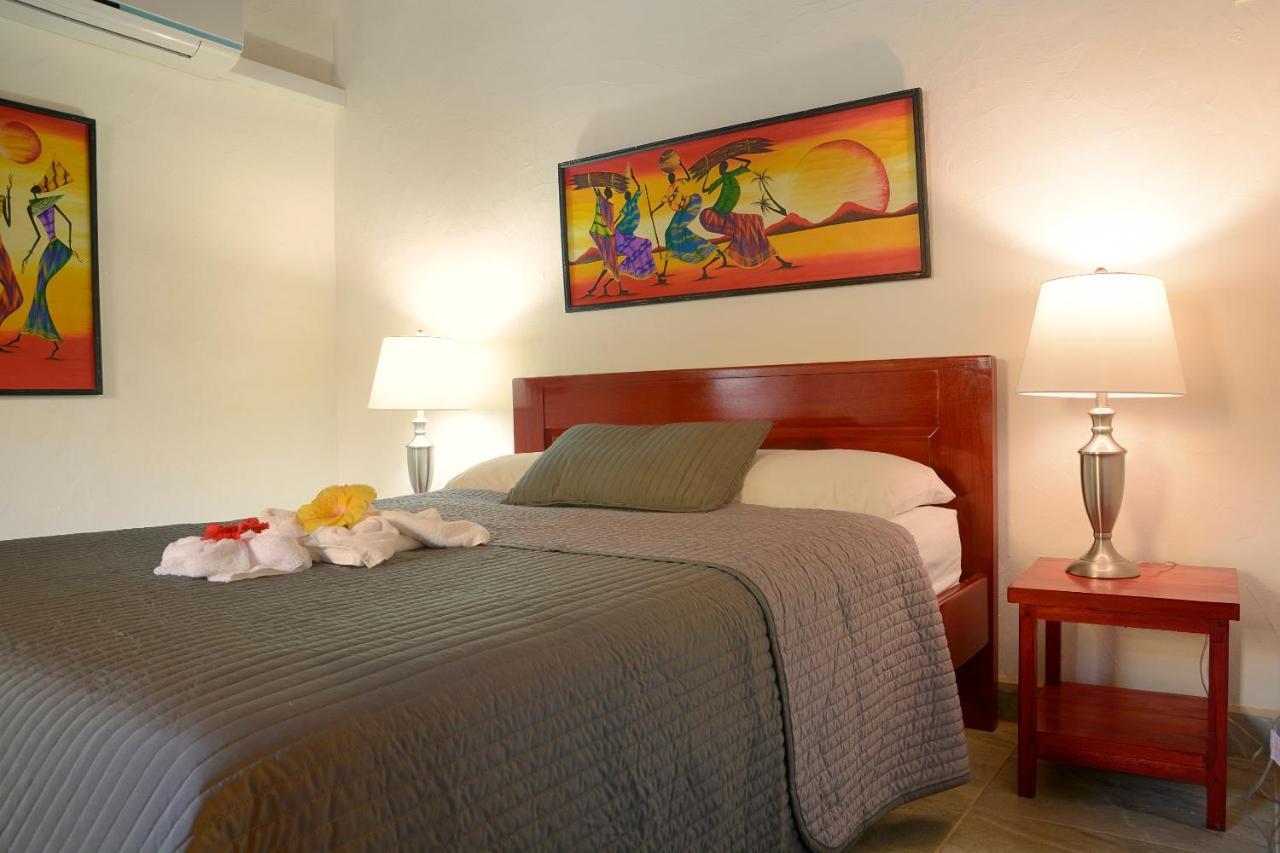 Parrot Cove Lodge 홉킨스 외부 사진