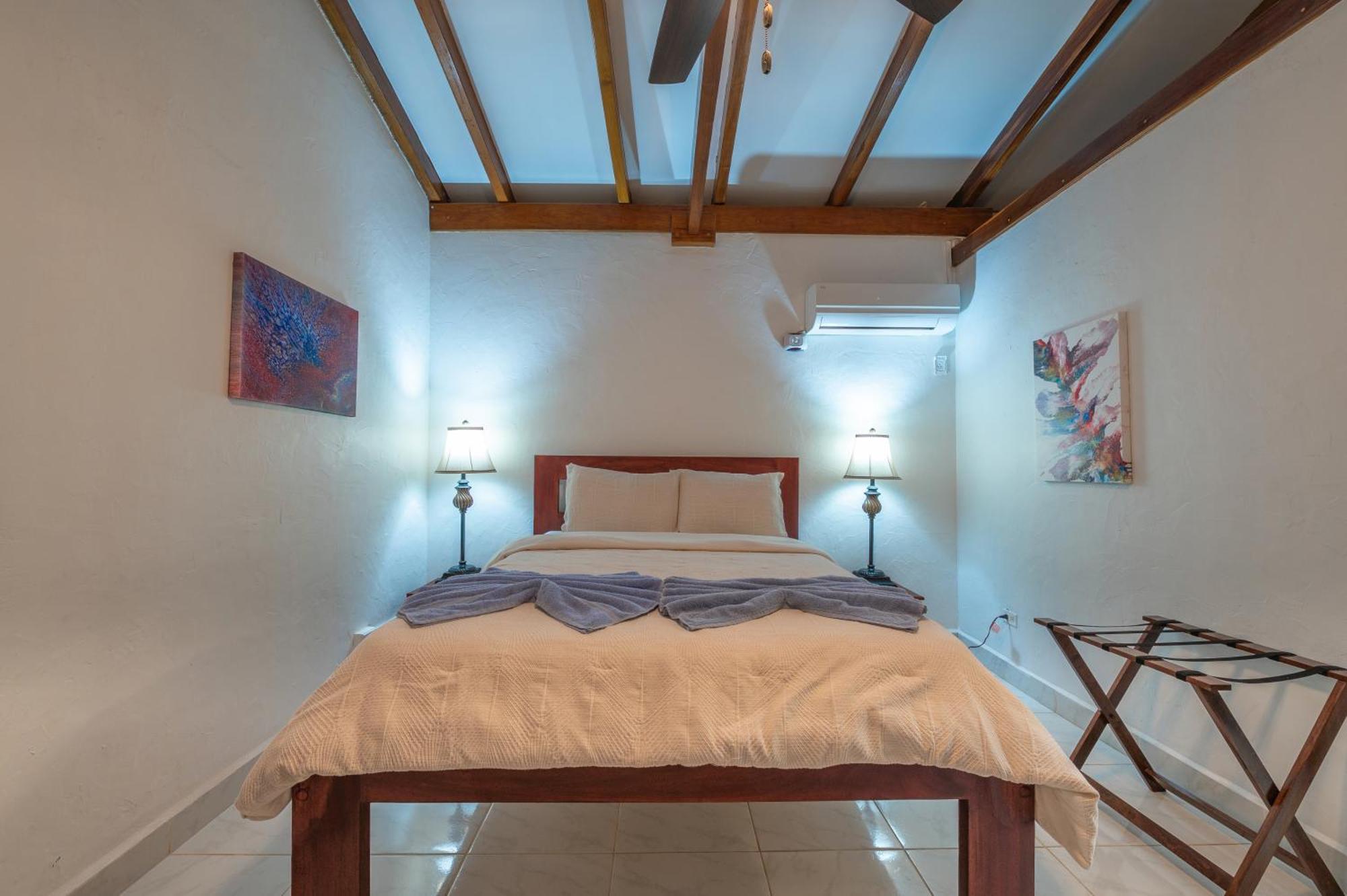 Parrot Cove Lodge 홉킨스 외부 사진